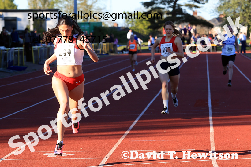 The 300 metres, 2026 NEGP 1, Monkton Stadium. Photo: David T. Hewitson/Sports for All Pics